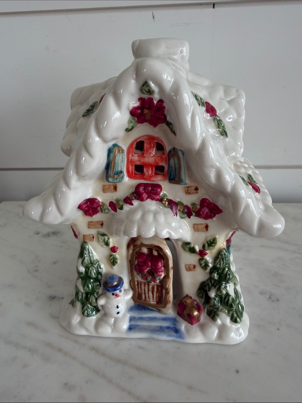 Vintage Treasured Times Holiday Collection Tea Light Cottage